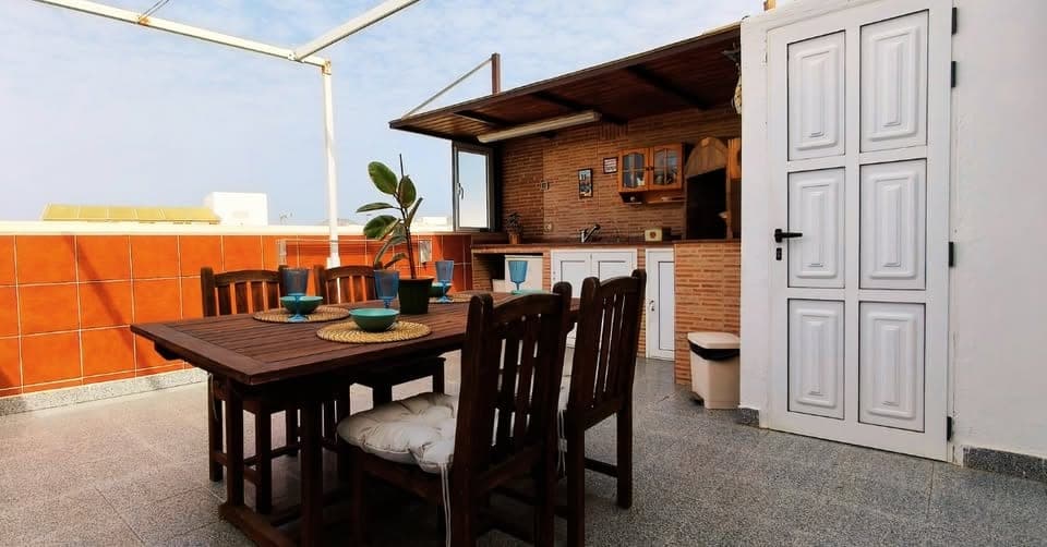 ÁTICO CON TERRAZA Y VISTAS AL MAR, JUNTO A PLAYA EL REDUCTO · ARRECIFE — imagen 1