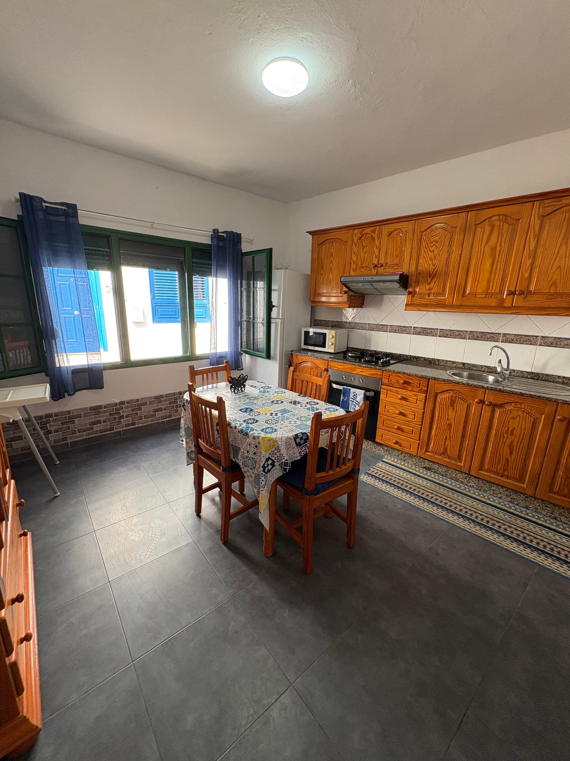 VIVIENDA EN ÓRZOLA A 50 METROS DEL MAR · DOS VIVIENDAS EN UNA — imagen 3