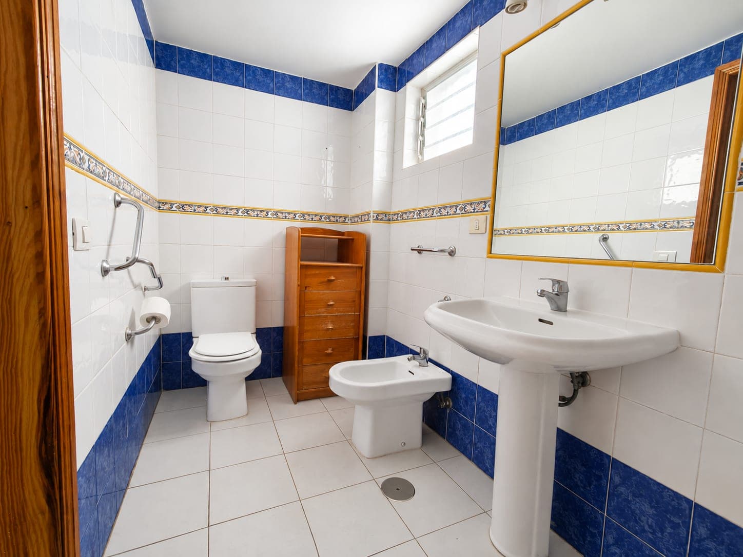 AMPLIA VIVIENDA DE 4 HABITACIONES EN EL CENTRO DE ARRECIFE — imagen 12