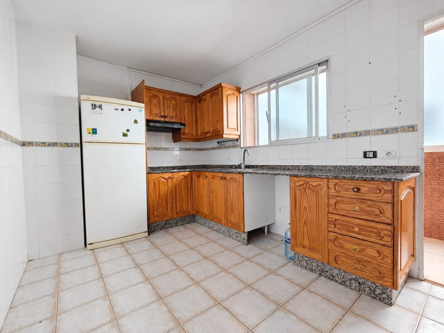 AMPLIA VIVIENDA DE 4 HABITACIONES EN EL CENTRO DE ARRECIFE — imagen 14