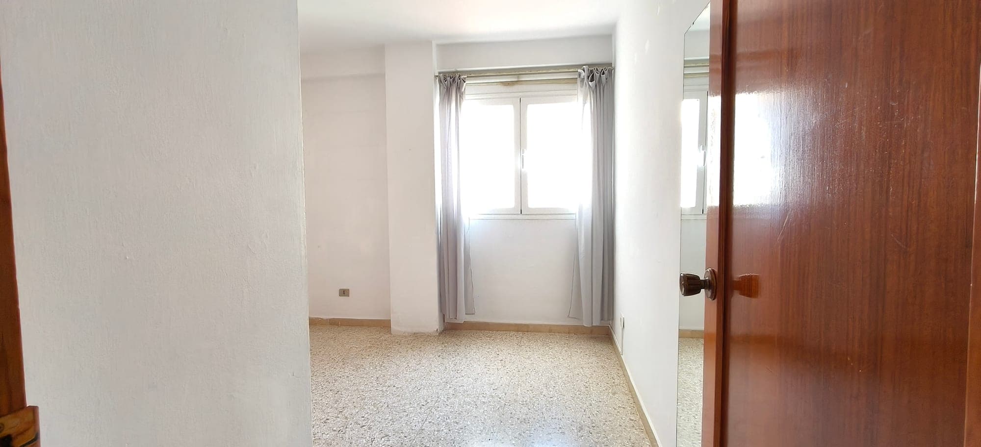 AMPLIA VIVIENDA DE CUATRO HABITACIONES CON GARAJE EN EL CENTRO DE ARRECIFE — imagen 10