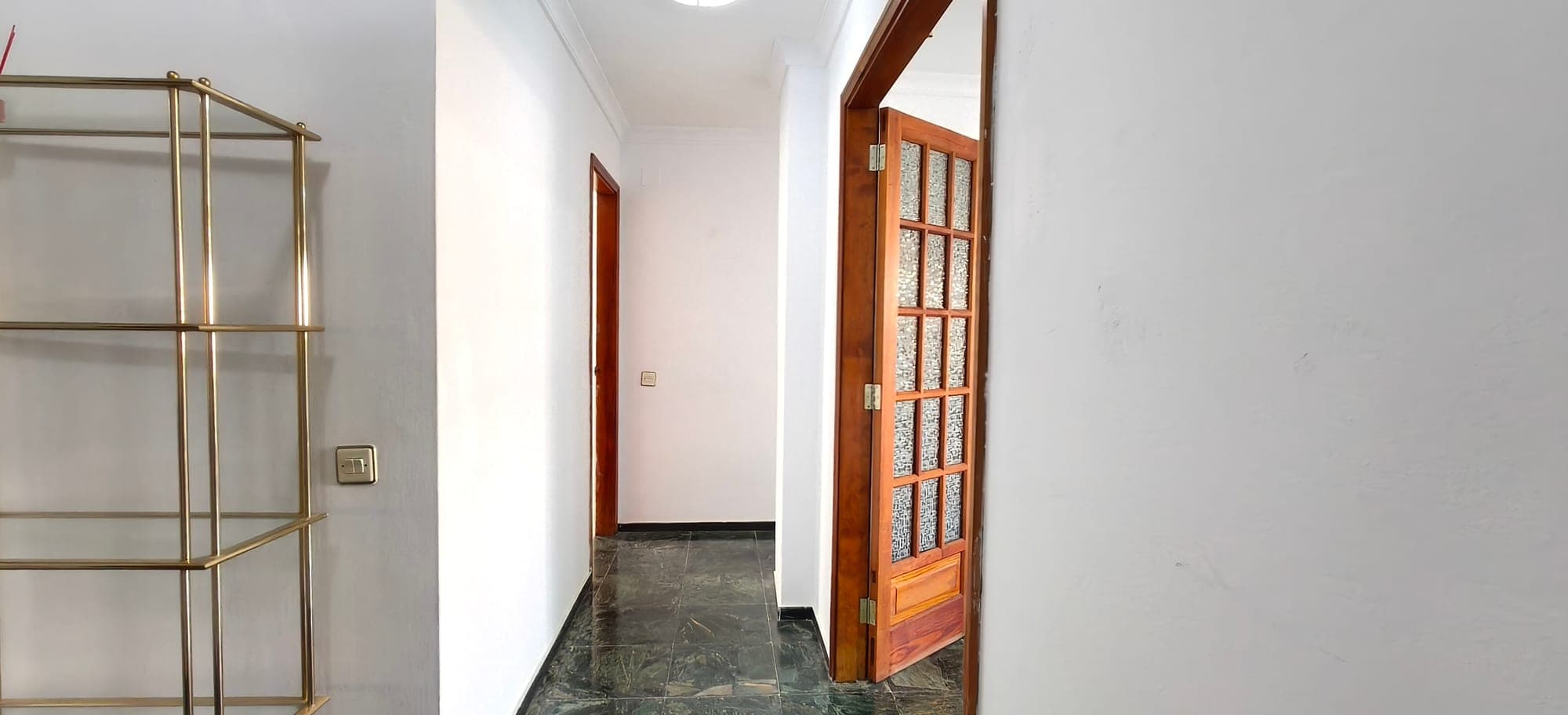 AMPLIA VIVIENDA DE CUATRO HABITACIONES CON GARAJE EN EL CENTRO DE ARRECIFE — imagen 16
