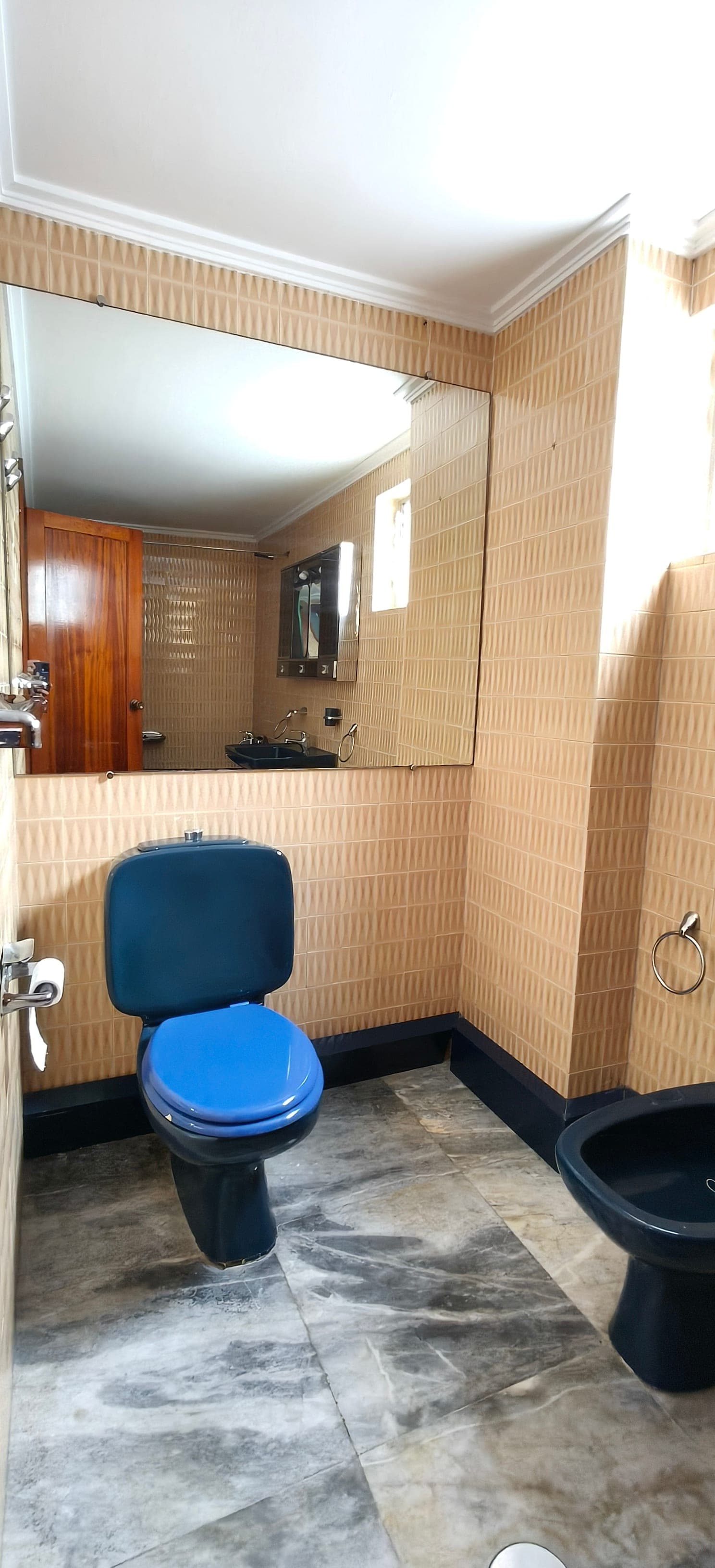 AMPLIA VIVIENDA DE CUATRO HABITACIONES CON GARAJE EN EL CENTRO DE ARRECIFE — imagen 21