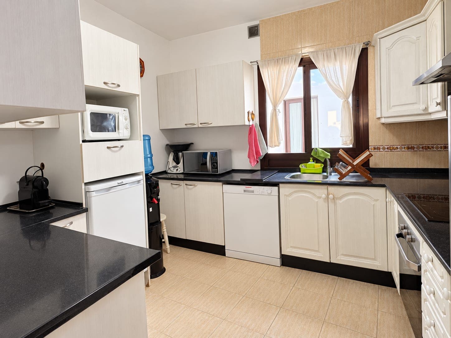AMPLIO PISO DE 3 HABITACIONES EN PRIMERA PLANTA CON ASCENSOR, ZONA JUZGADOS ARRECIFE — imagen 5
