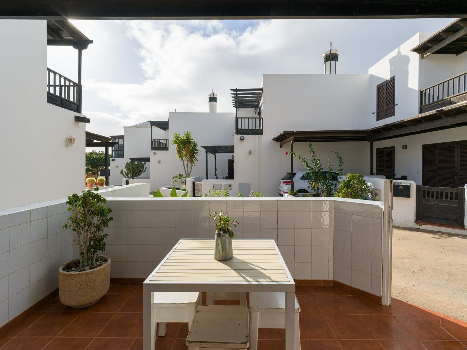 CASA ADOSADA, 3 HABITACIONES, 2 BAÑOS, TERRAZA, PATIO Y BALCON, GARAJE PRIVADO — imagen 4