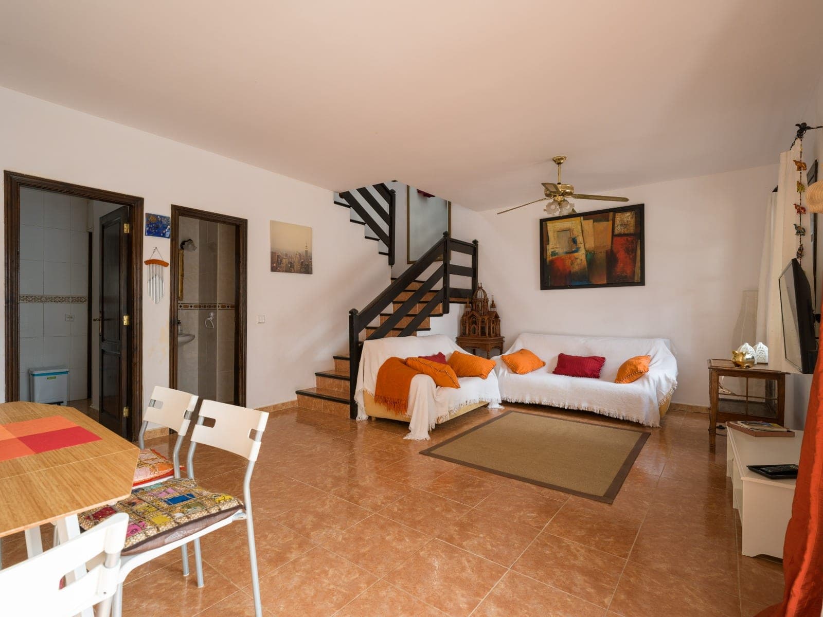 CASA ADOSADA, 3 HABITACIONES, 2 BAÑOS, TERRAZA, PATIO Y BALCON, GARAJE PRIVADO — imagen 5