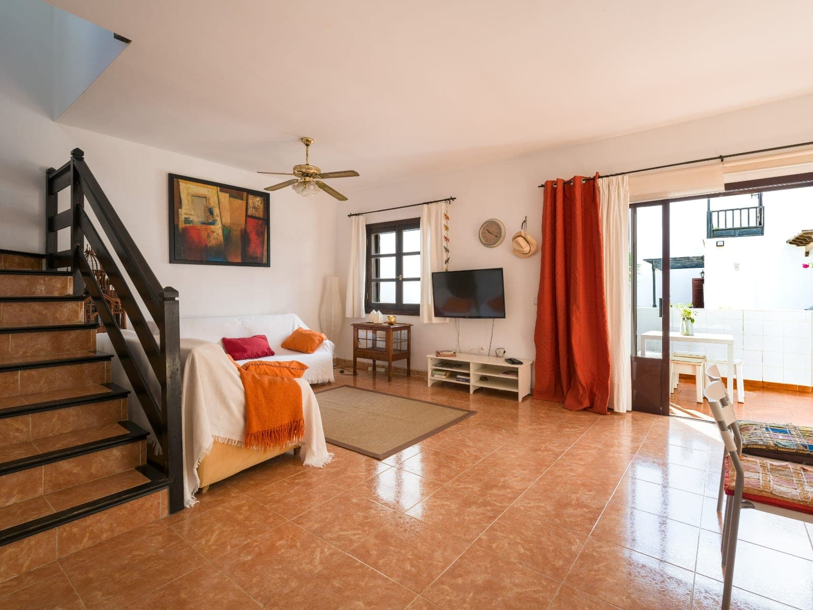 CASA ADOSADA, 3 HABITACIONES, 2 BAÑOS, TERRAZA, PATIO Y BALCON, GARAJE PRIVADO — imagen 7