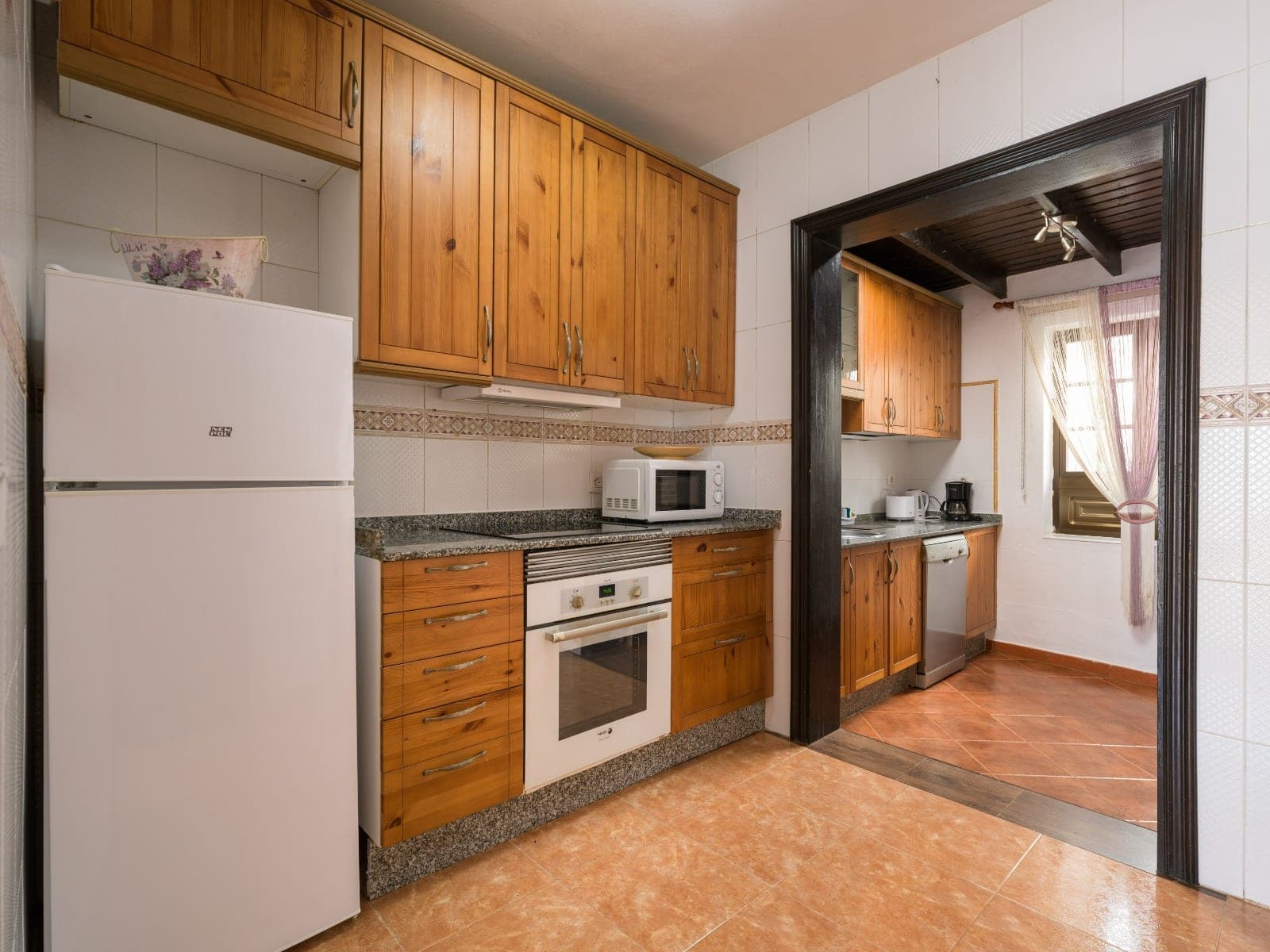 CASA ADOSADA, 3 HABITACIONES, 2 BAÑOS, TERRAZA, PATIO Y BALCON, GARAJE PRIVADO — imagen 9