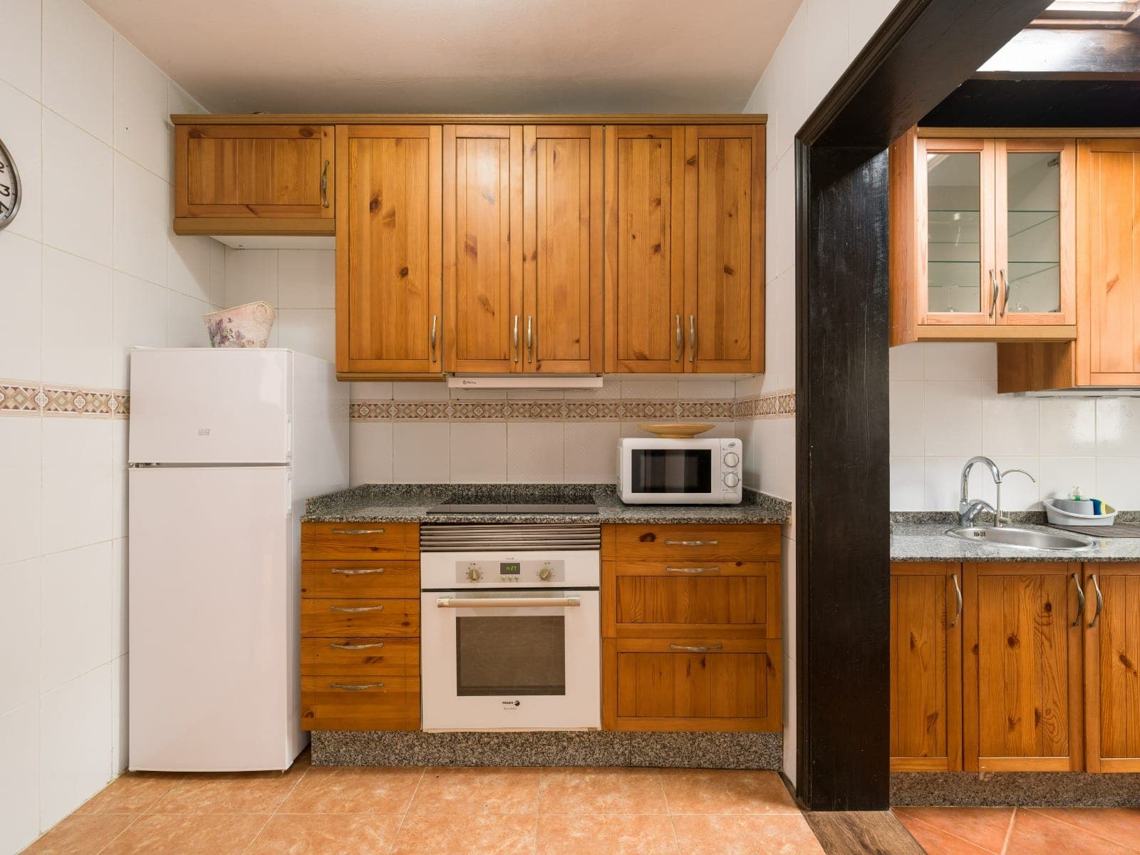 CASA ADOSADA, 3 HABITACIONES, 2 BAÑOS, TERRAZA, PATIO Y BALCON, GARAJE PRIVADO — imagen 10