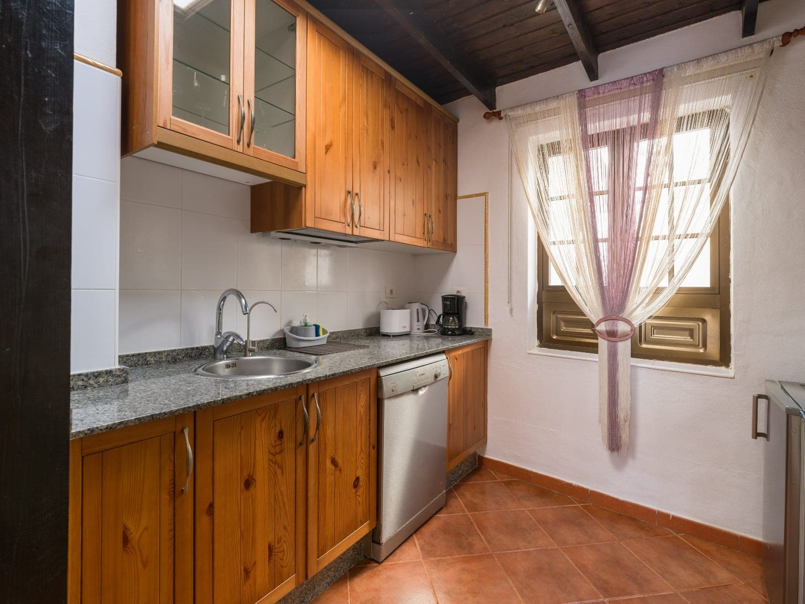 CASA ADOSADA, 3 HABITACIONES, 2 BAÑOS, TERRAZA, PATIO Y BALCON, GARAJE PRIVADO — imagen 12