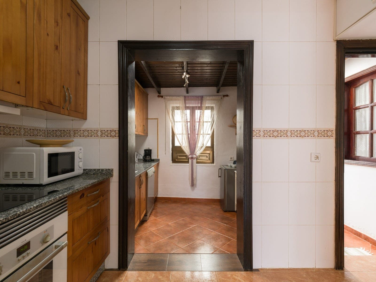 CASA ADOSADA, 3 HABITACIONES, 2 BAÑOS, TERRAZA, PATIO Y BALCON, GARAJE PRIVADO — imagen 14