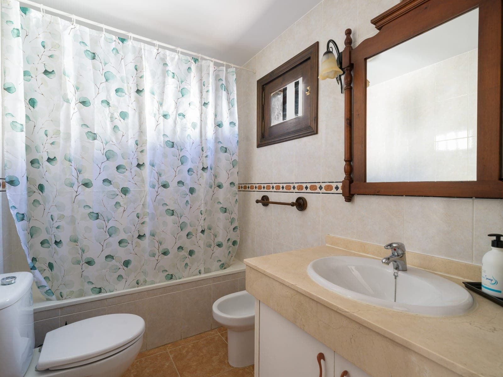 CASA ADOSADA, 3 HABITACIONES, 2 BAÑOS, TERRAZA, PATIO Y BALCON, GARAJE PRIVADO — imagen 25