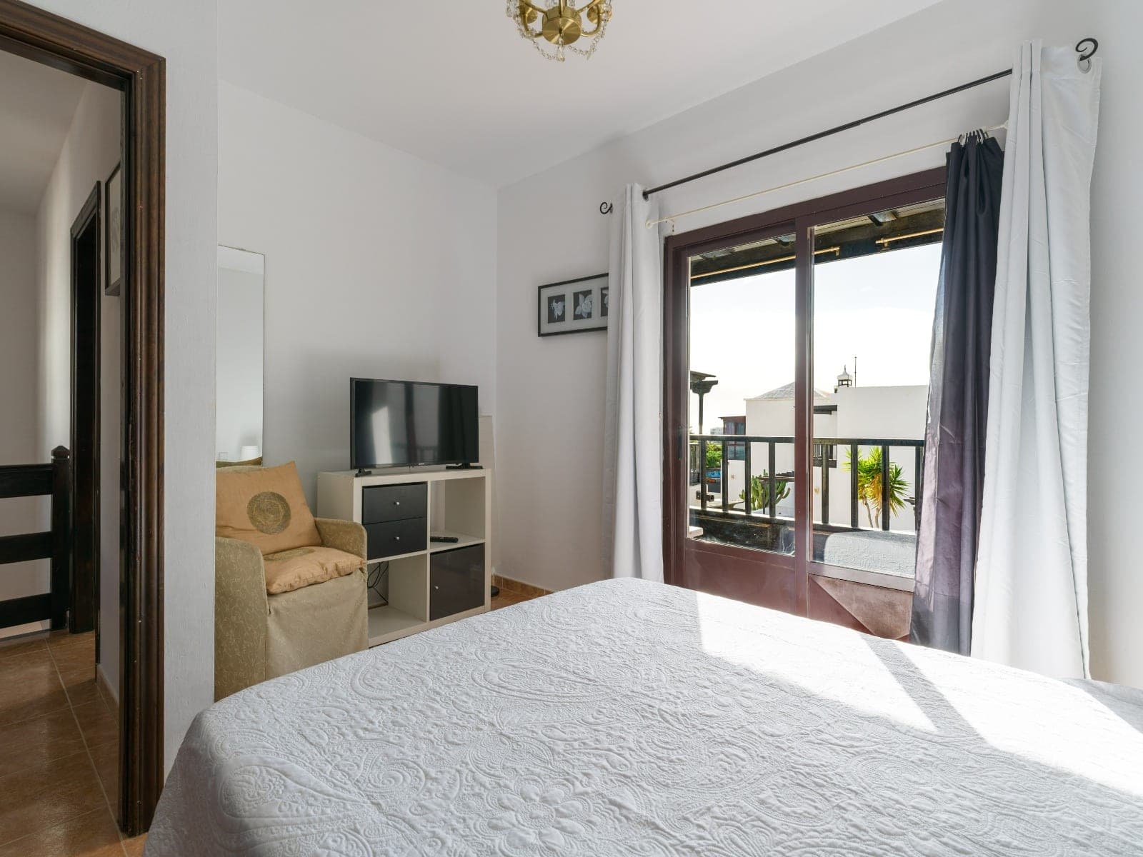 CASA ADOSADA, 3 HABITACIONES, 2 BAÑOS, TERRAZA, PATIO Y BALCON, GARAJE PRIVADO — imagen 29