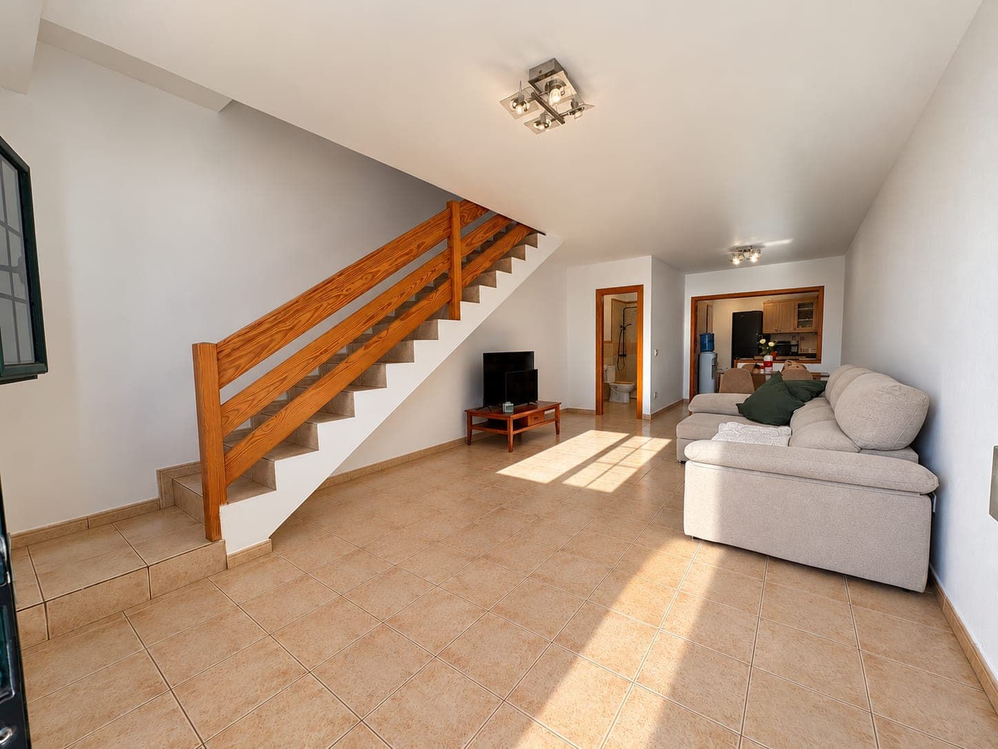 EXCELENTE PROPIEDAD TIPO DUPLEX DE 2 HABITACIONES Y 2 BAÑOS EN UGA - LANZAROTE — imagen 2