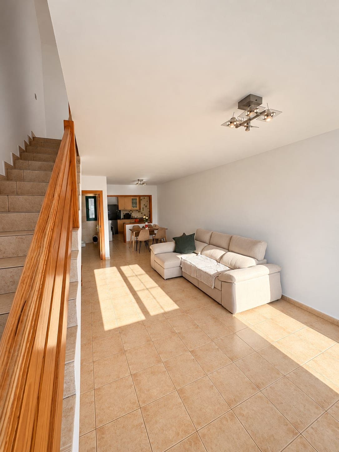 EXCELENTE PROPIEDAD TIPO DUPLEX DE 2 HABITACIONES Y 2 BAÑOS EN UGA - LANZAROTE — imagen 3