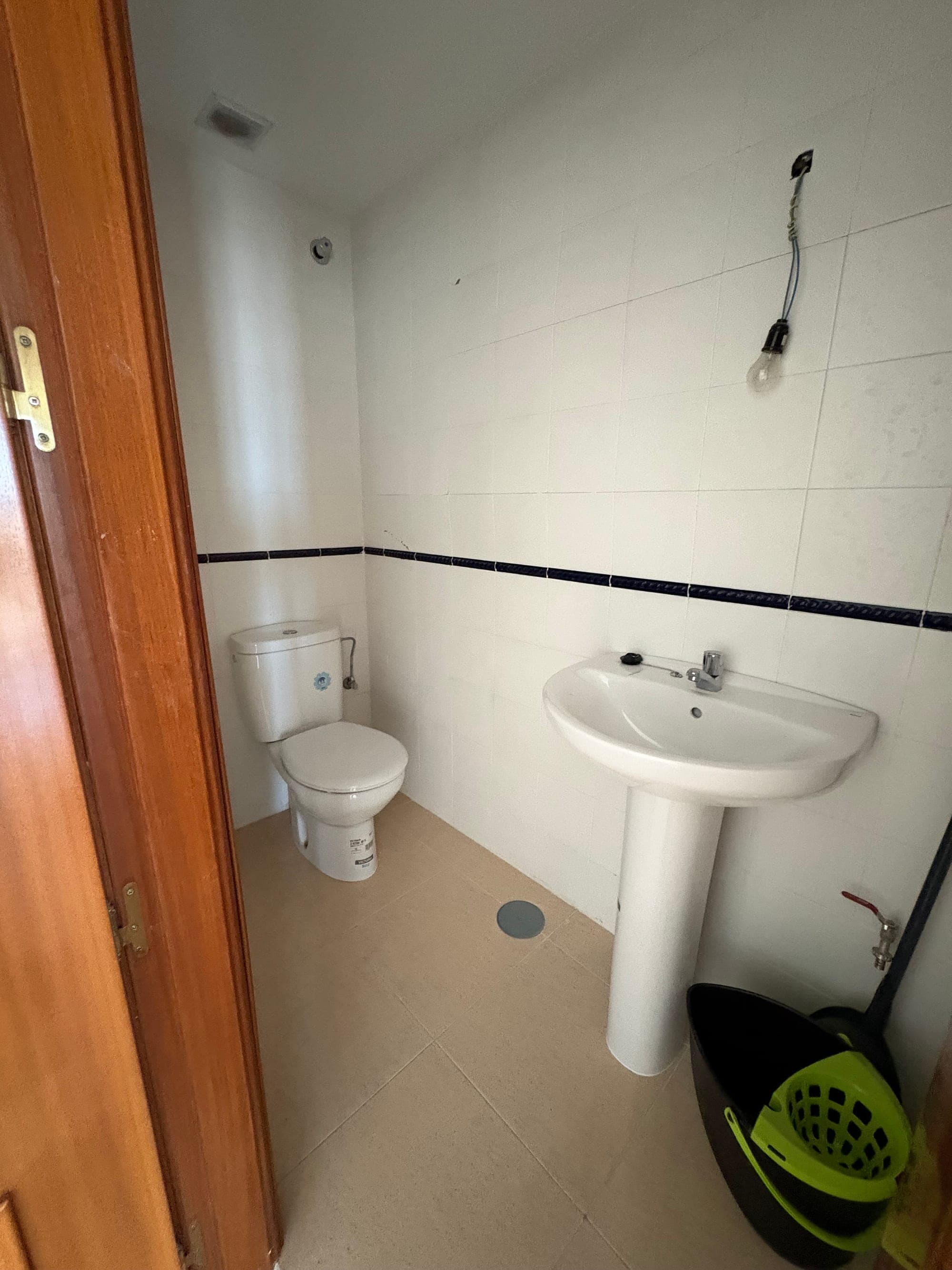 IMPORTANTE OFICINA EN ZONA CENTRICA DE ARRECIFE — imagen 1