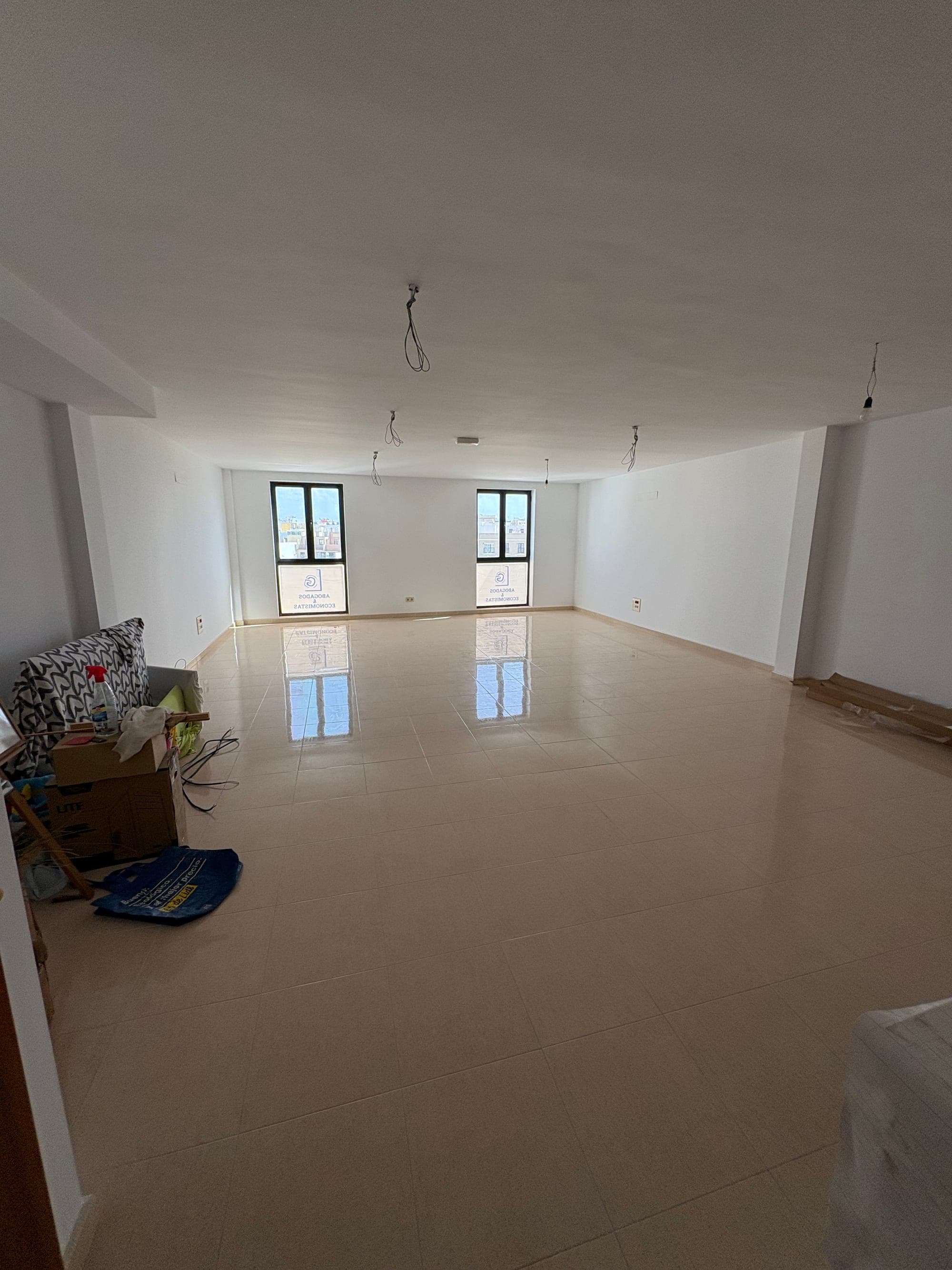 IMPORTANTE OFICINA EN ZONA CENTRICA DE ARRECIFE — imagen 2