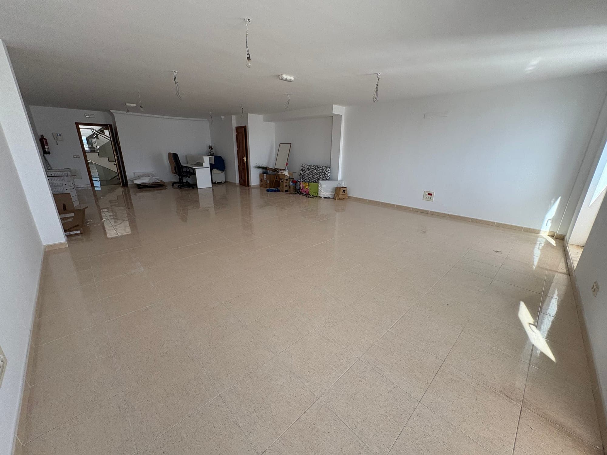 IMPORTANTE OFICINA EN ZONA CENTRICA DE ARRECIFE — imagen 4