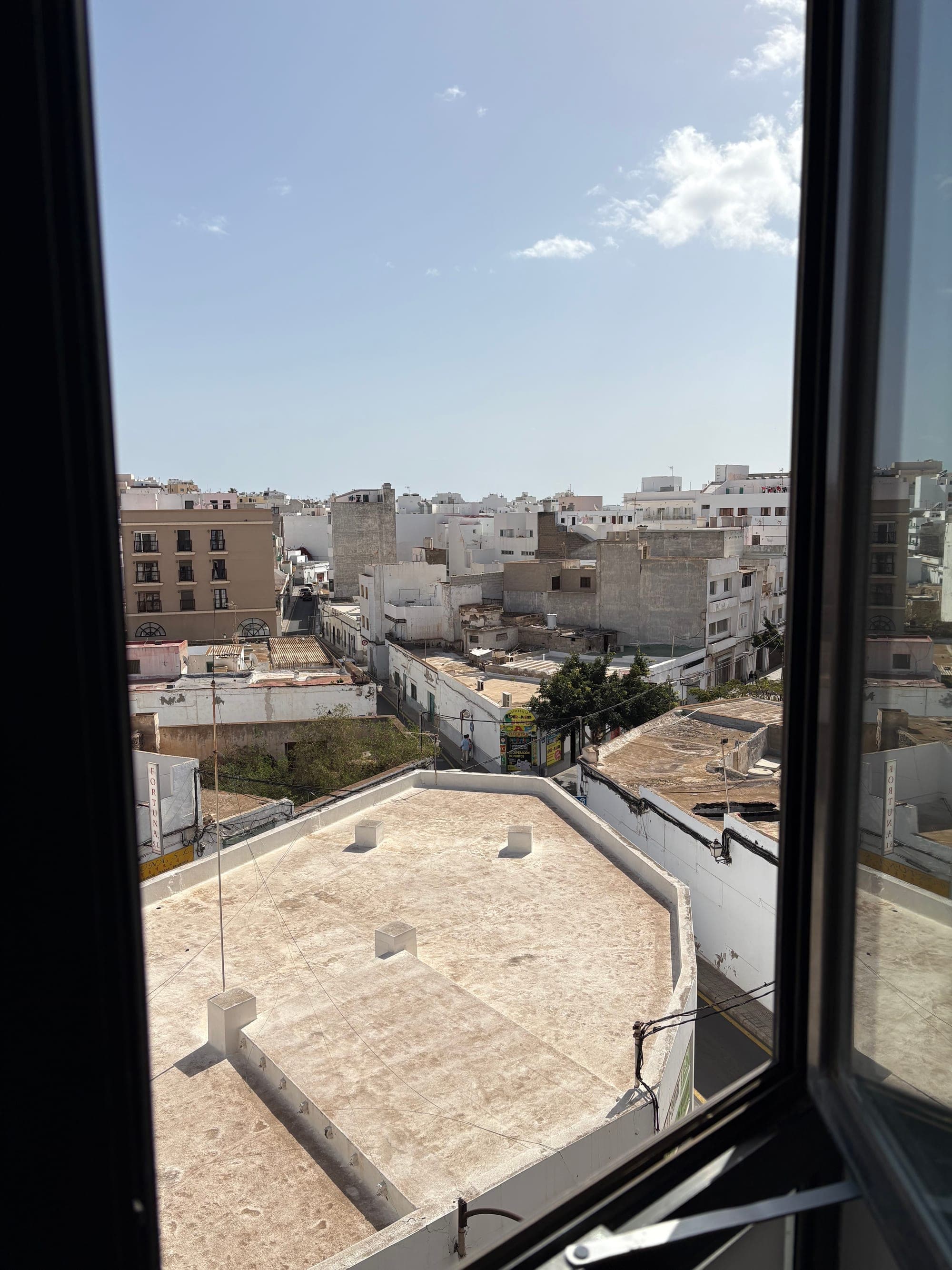 IMPORTANTE OFICINA EN ZONA CENTRICA DE ARRECIFE — imagen 5