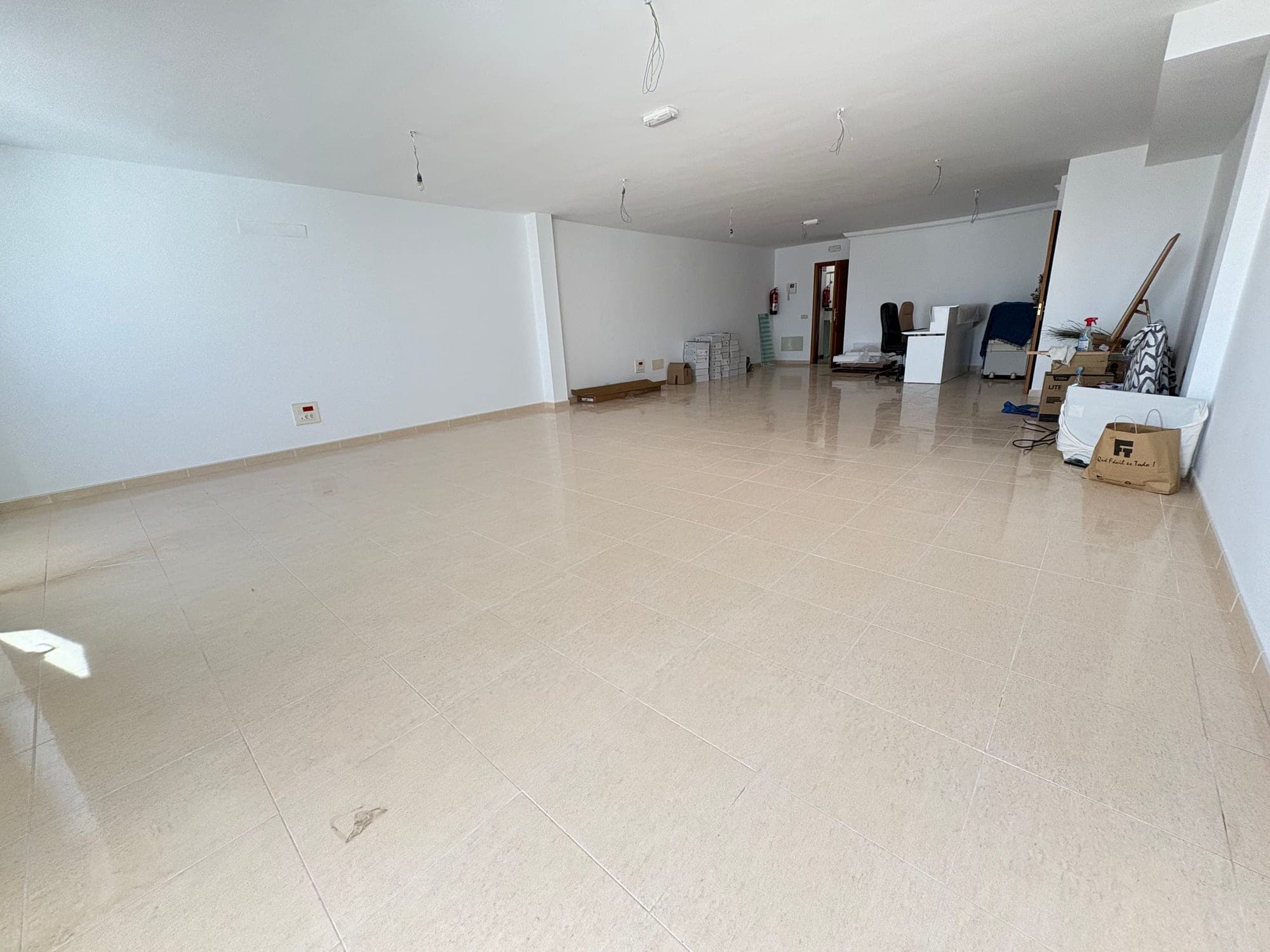 IMPORTANTE OFICINA EN ZONA CENTRICA DE ARRECIFE — imagen 6