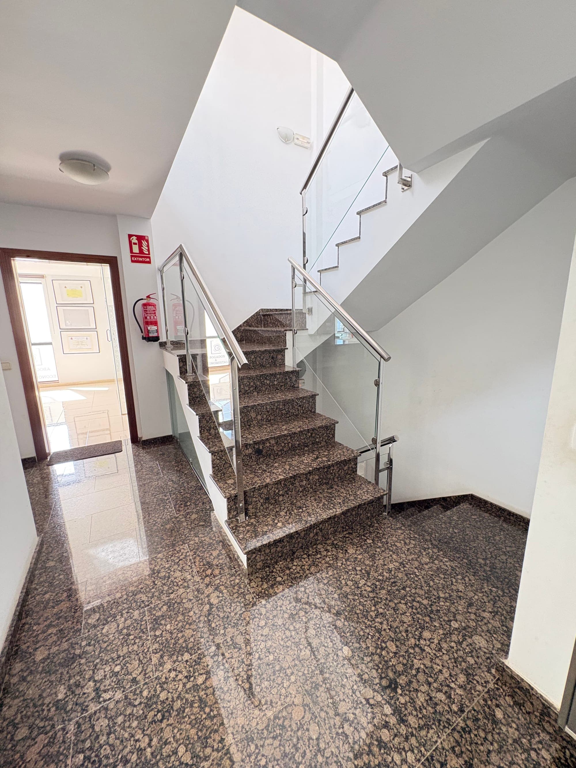 IMPORTANTE OFICINA EN ZONA CENTRICA DE ARRECIFE — imagen 7