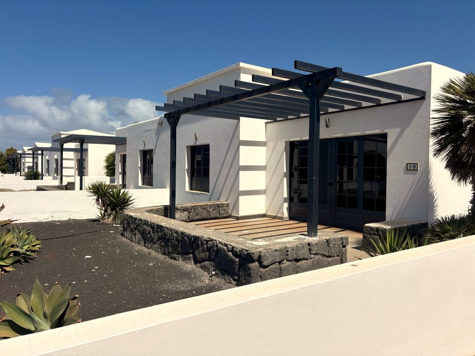 VILLAS EN PRIMERA LÍNEA DE MAR EN PLAYA BLANCA, LANZAROTE — imagen 2